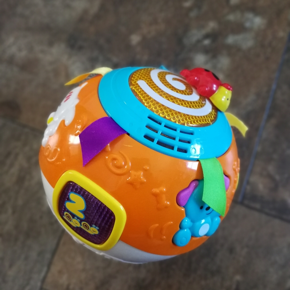 VTech Move and Crawl Baby Ball Orange